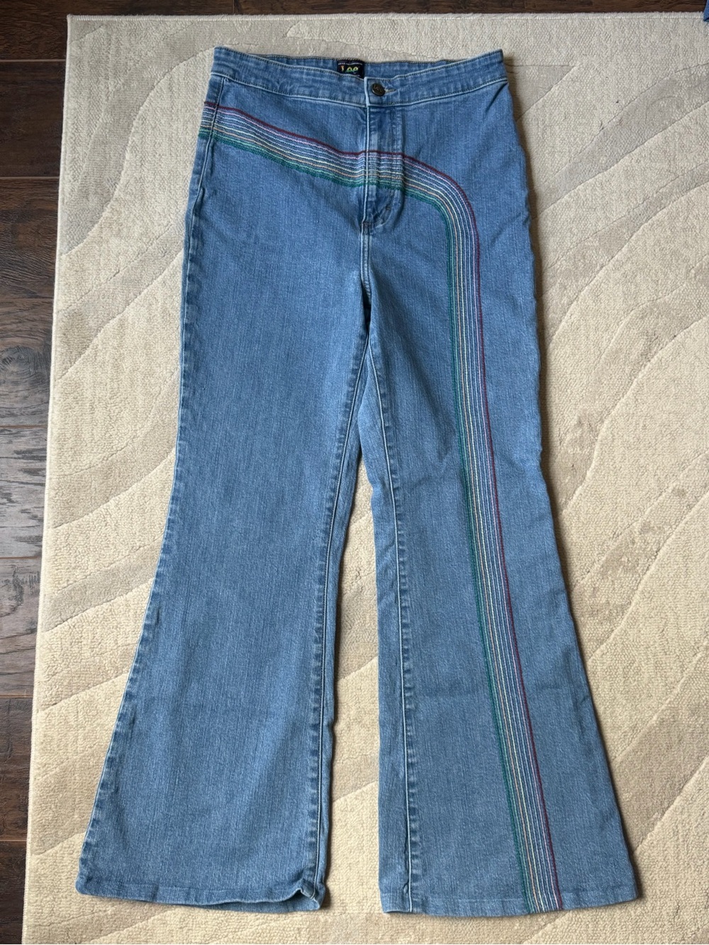 Lee Vintage High Rise Super Flare Jeans with Curved Rainbow Stitching - Picture 2 of 5